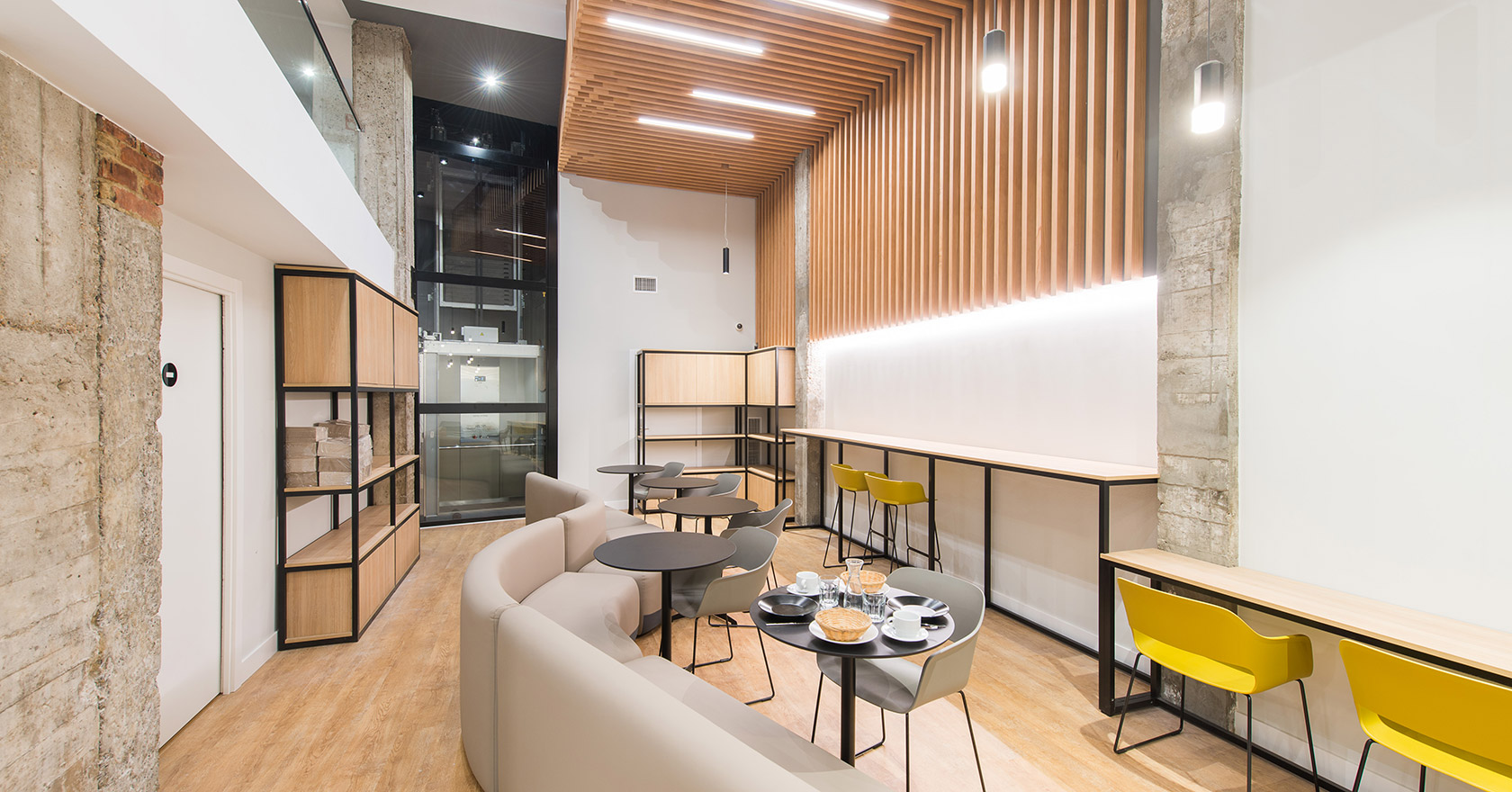 Hall-comedor de SÖMN Donosti Ondarreta